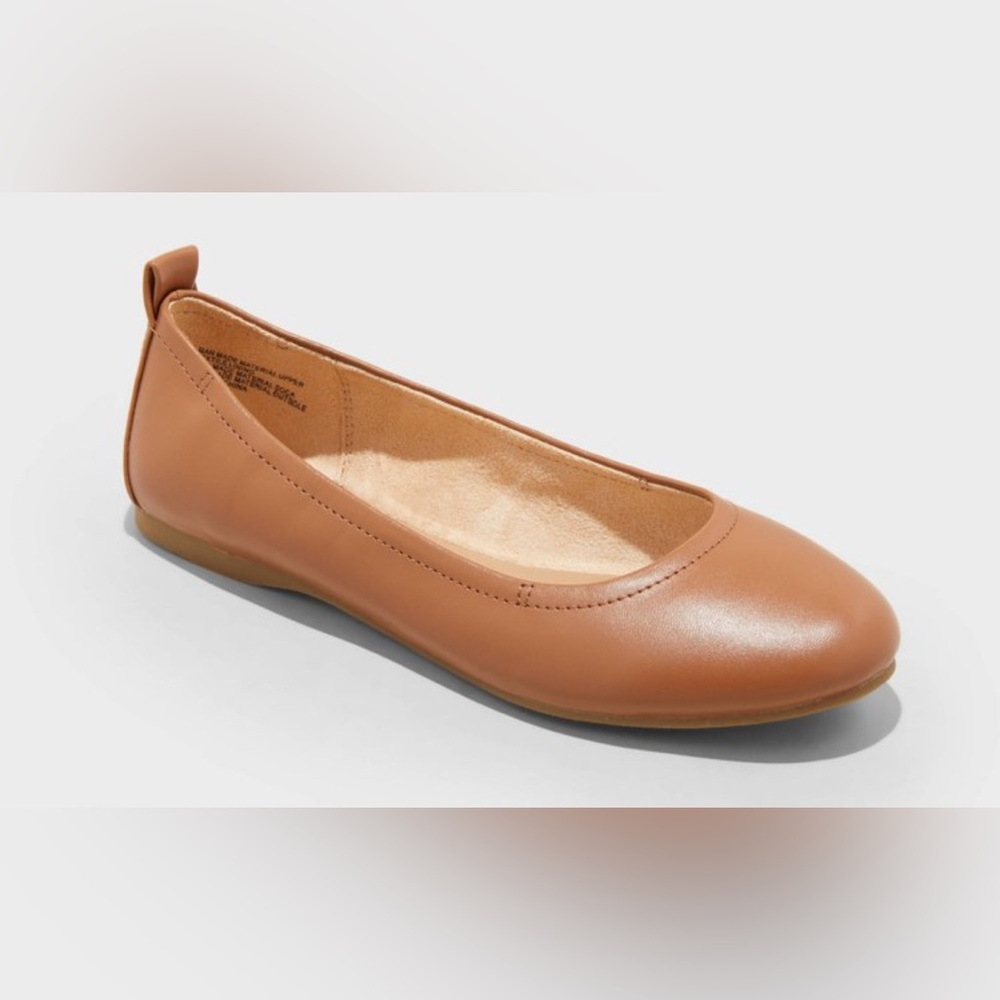 NWT Universal Thread Danielle Scrunch Ballet Flats Memory Foam Insole in Cognac